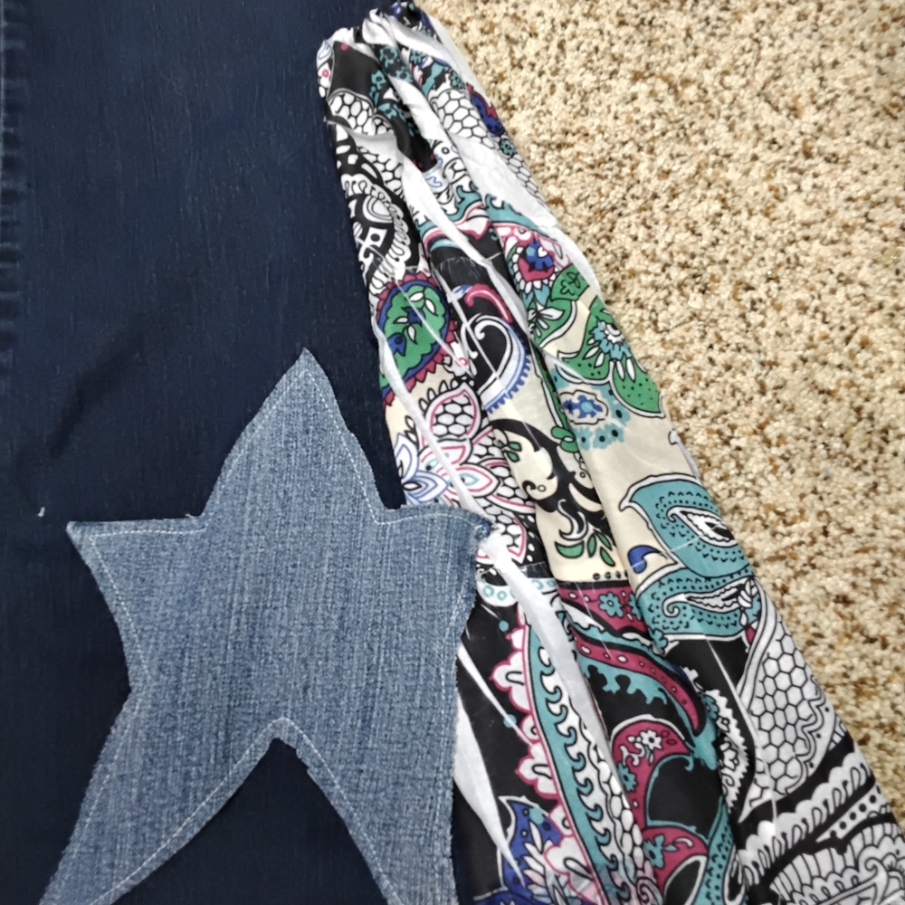 3836 Size 6 Ellie Denim Flare Jeans with Star and Paisley Accents - Picture 2 of 6